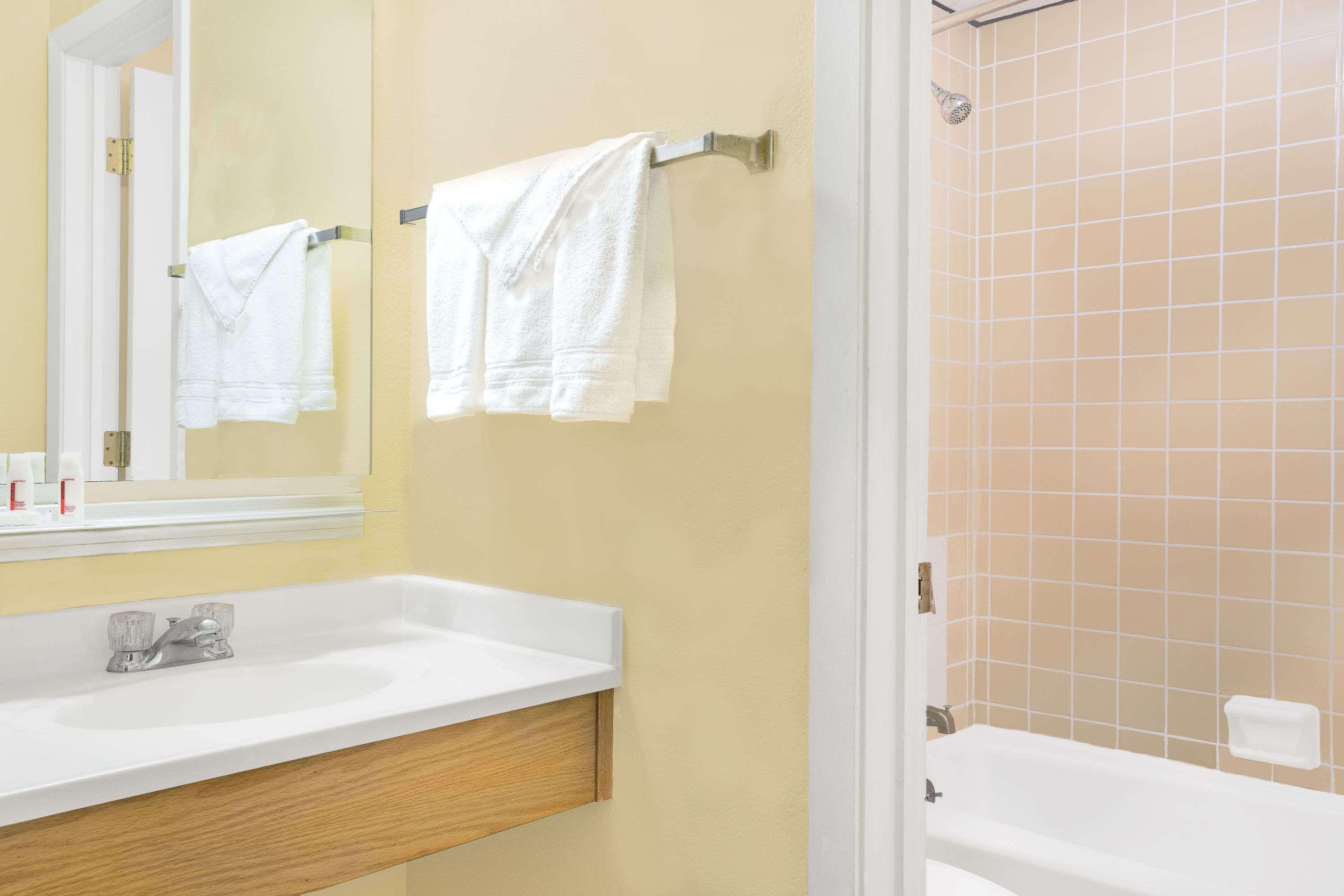 Days Inn By Wyndham Alexandria Mn エクステリア 写真